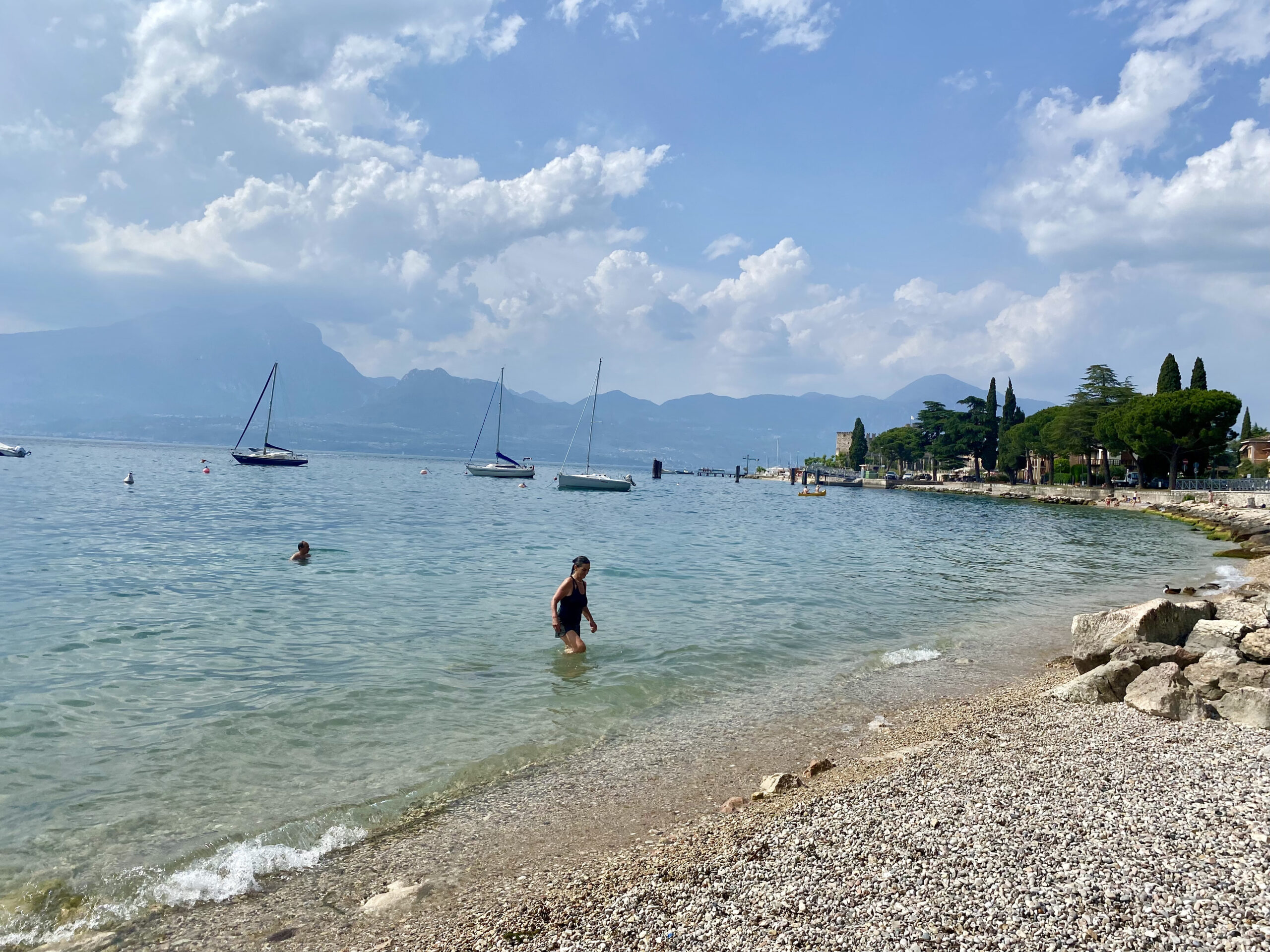 Torri del Benaco beach