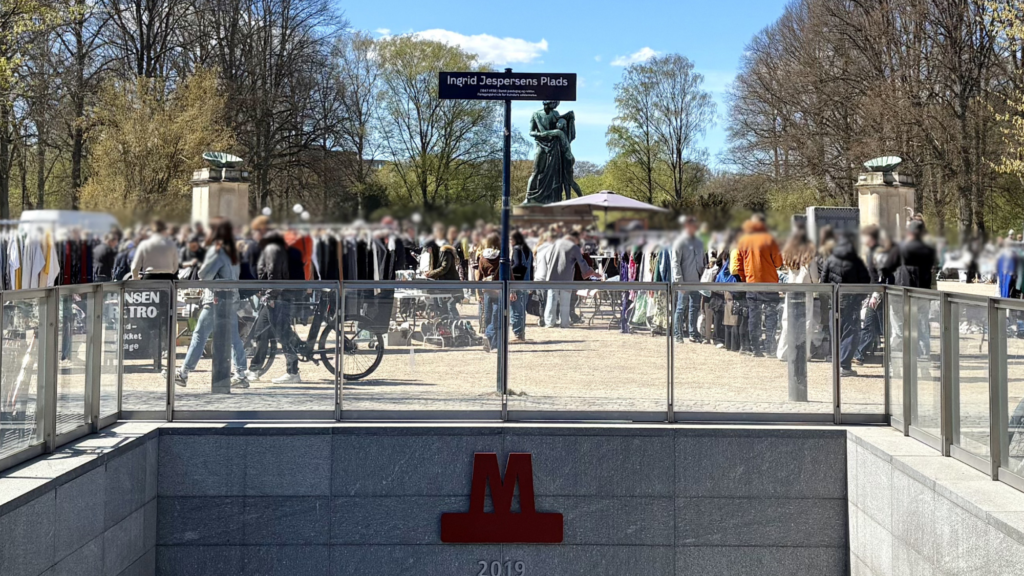 Denmark-Copenhagen-fleamarket-Trianglen