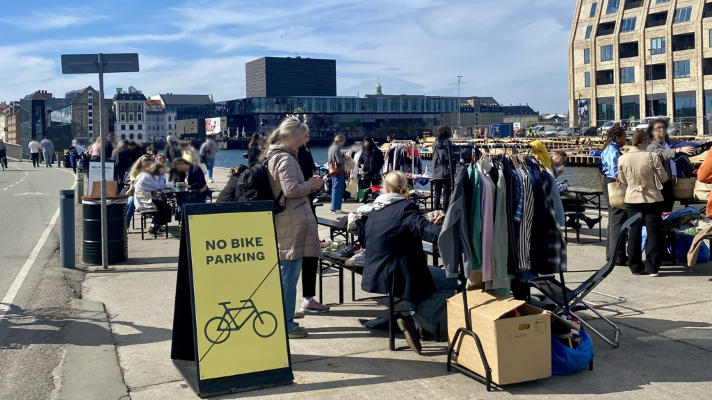 Denmark-Copenhagen-fleamarket-Broens Lopper